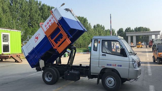 點擊查看詳細信息<br>標題：藍牌時風風菱垃圾車 閱讀次數：1603